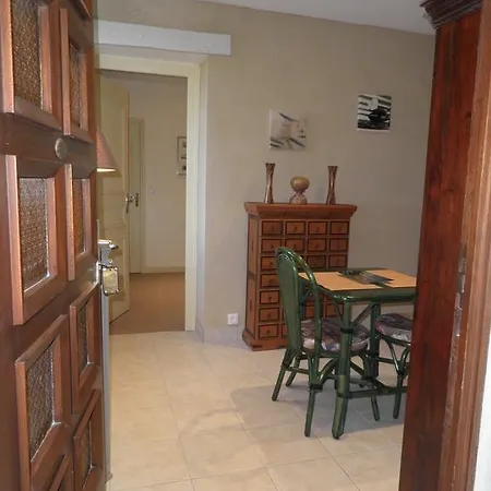 Victoria Apartment